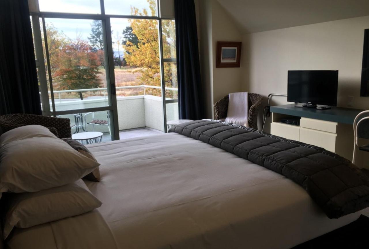 Colonial Manor Motel Кромуел Екстериор снимка